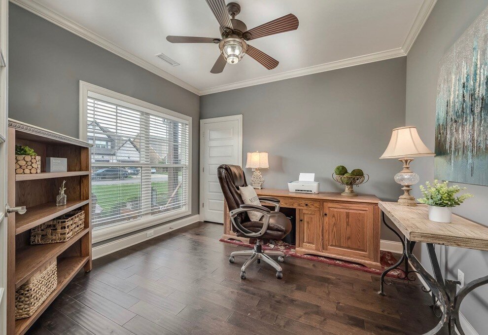 Seems most people have a home office these days. Do you?

 #interiordesign #dreamhome #Welcomehome #ighome #instahomes #instadesign #makehomeyours #hometour #howyouhome #interior123 #murfreesborohomes #middletnhomes #tennesseehomes #middletnbuilders 