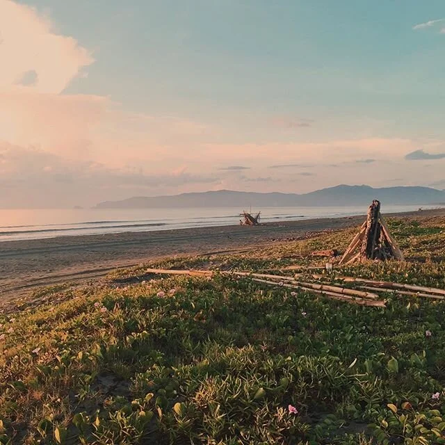 Solitude is the soul's holiday, an opportunity to stop doing for others and to surprise and delight ourselves instead -Katrina Kenison

Serene shot by @leighcaa 
#cote #coteresort #cotedipaculao #resort #enjoy #sunrise #relax #coconuts #beach #grass 