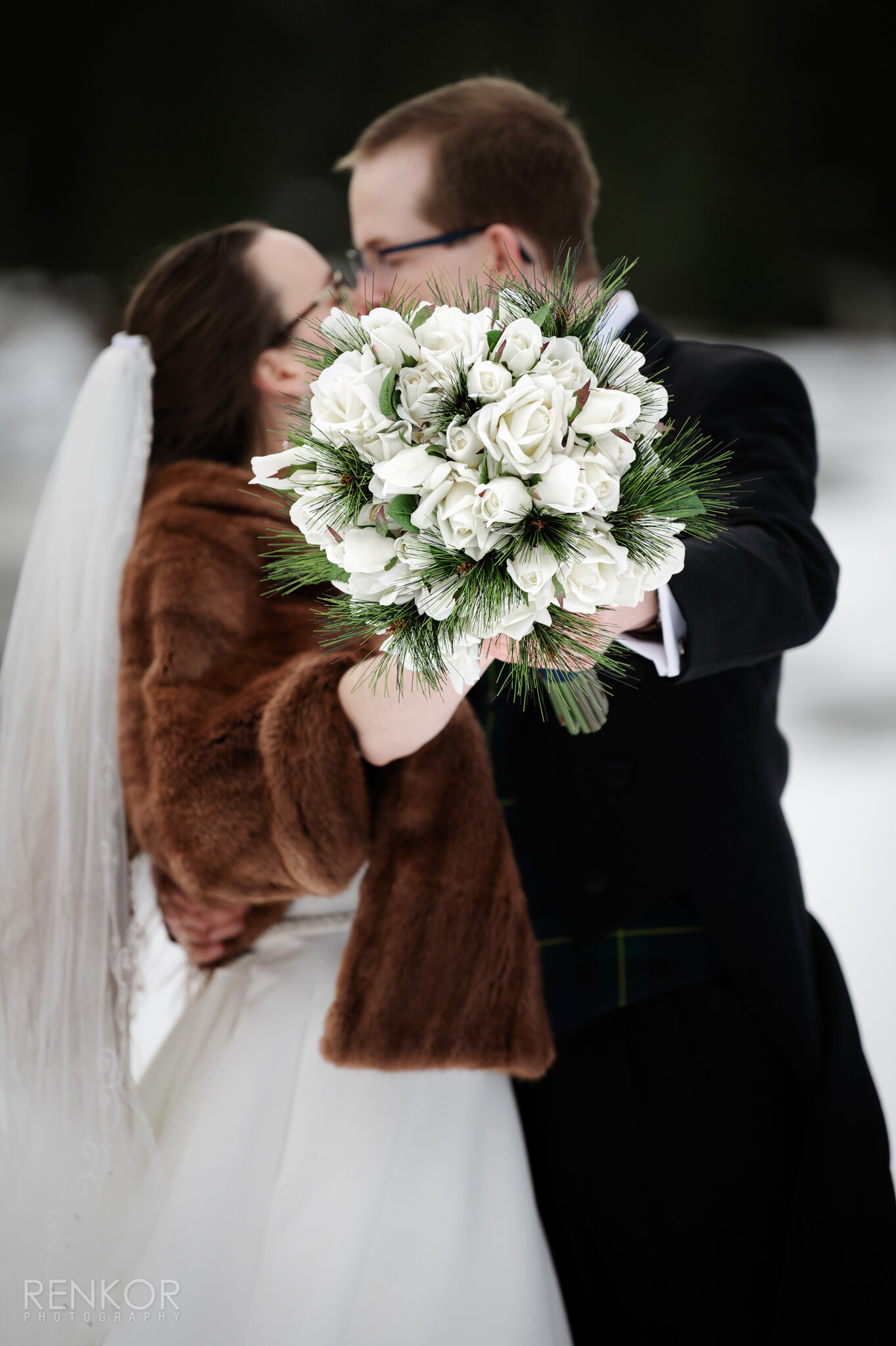 Michelle and Stephen Sneak Peek 08.jpg