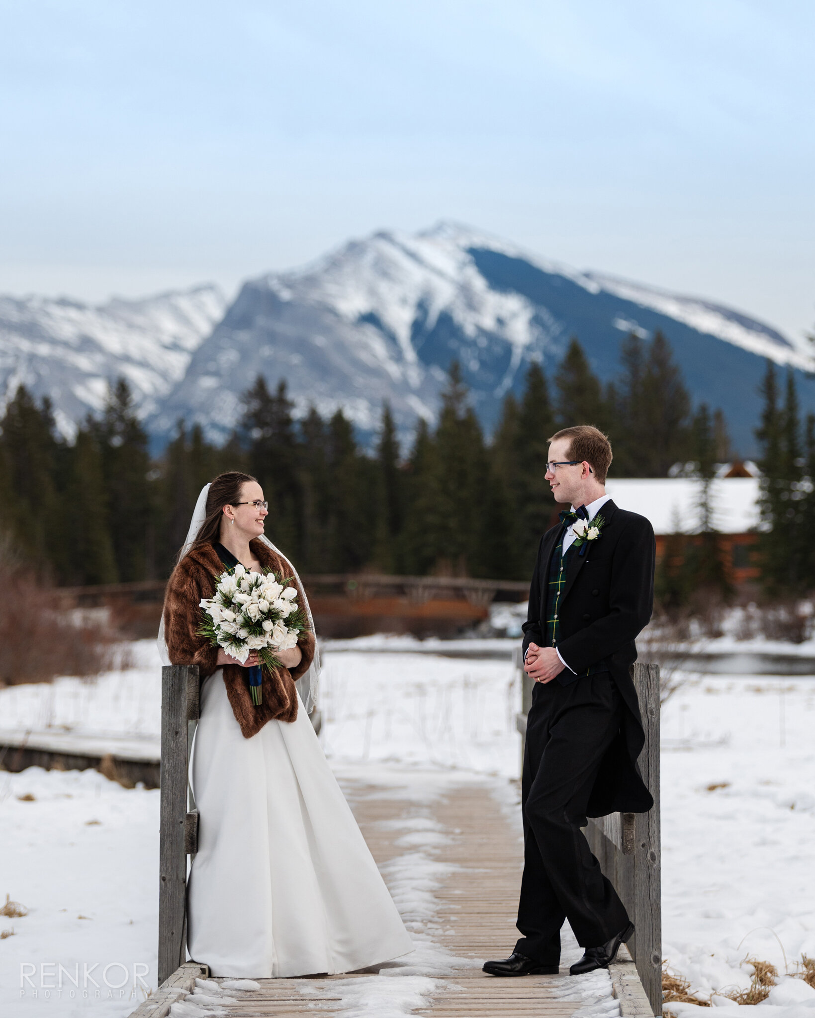 Michelle and Stephen Sneak Peek 13.jpg