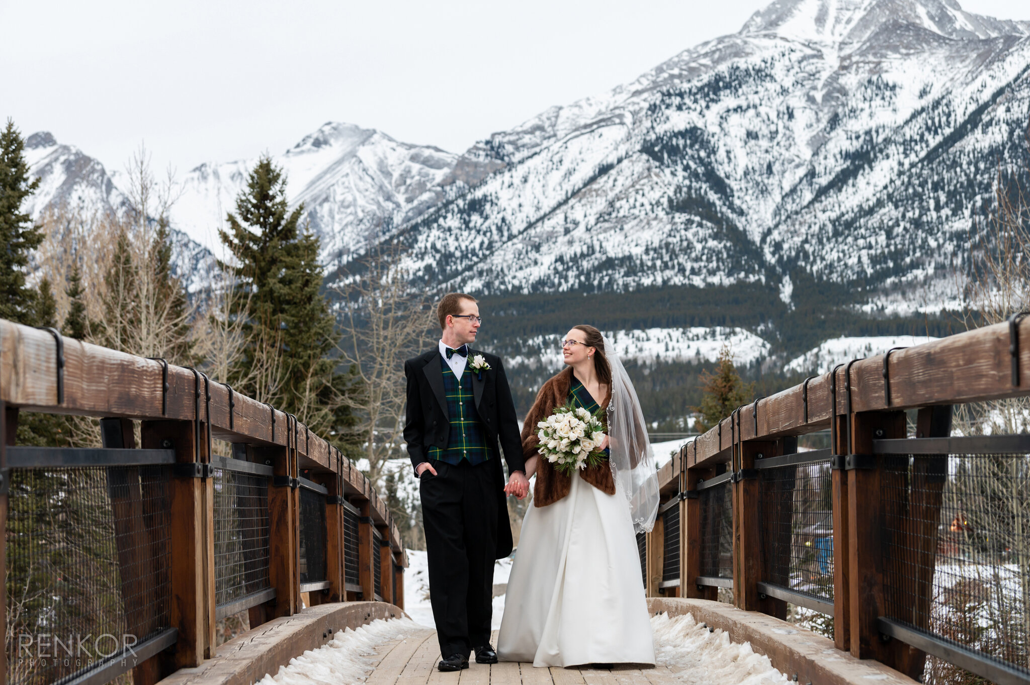 Michelle and Stephen Sneak Peek 18.jpg