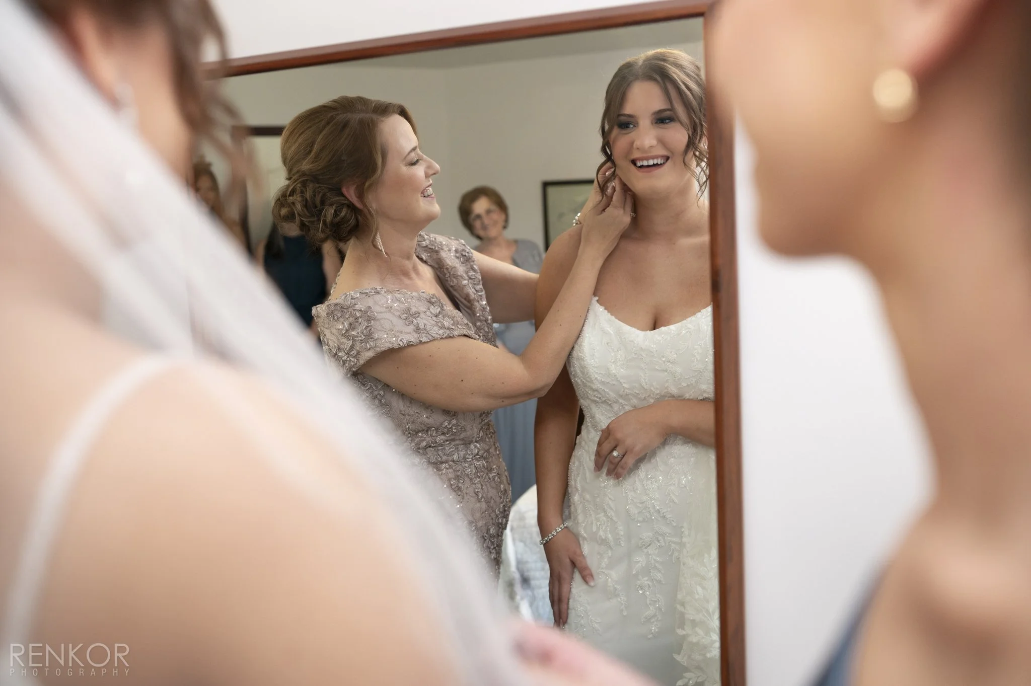 Gabi Matteo, Wedding Sneak Peek 011-web.jpg