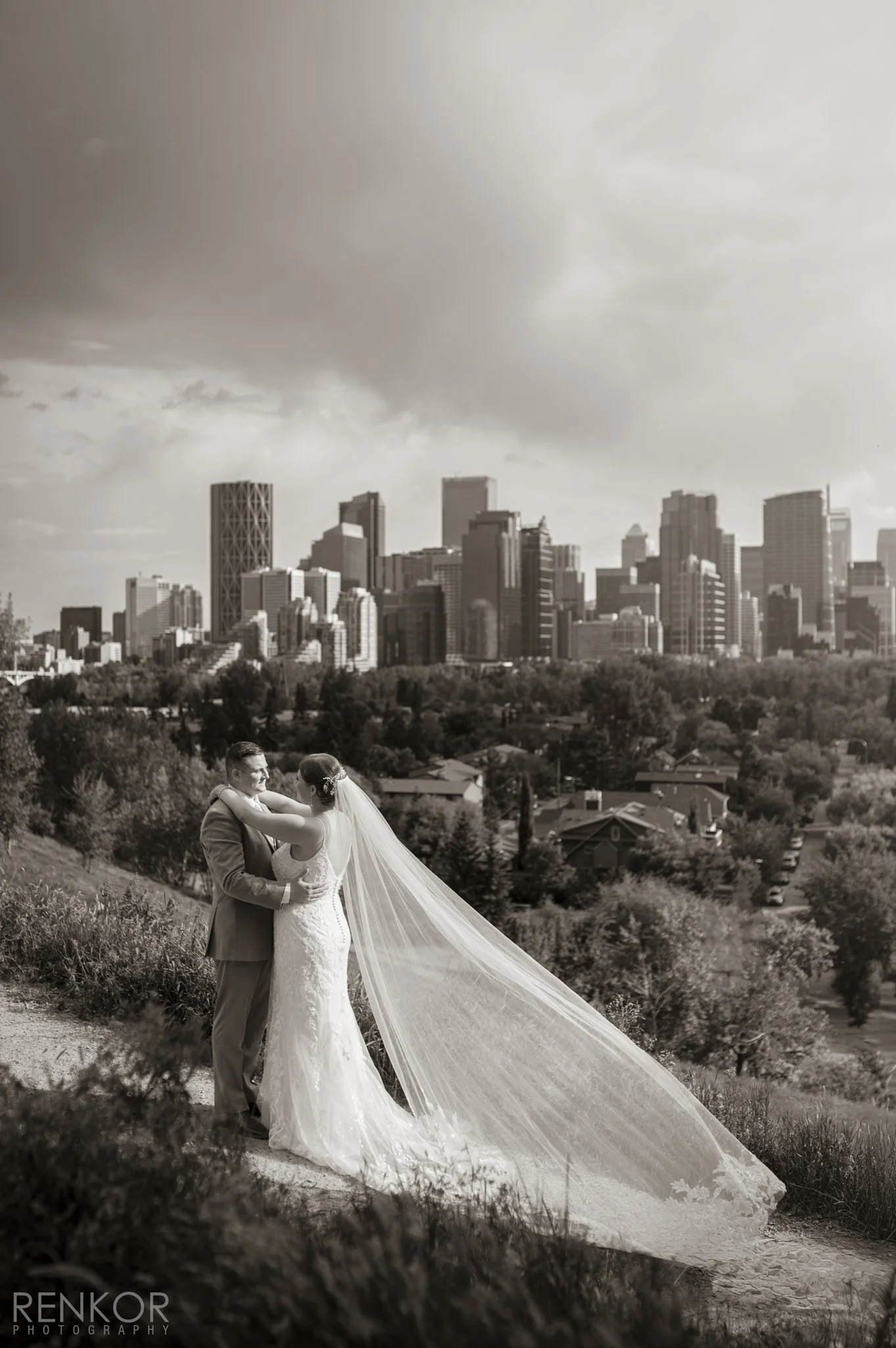 Gabi Matteo, Wedding Sneak Peek 090-web.jpg