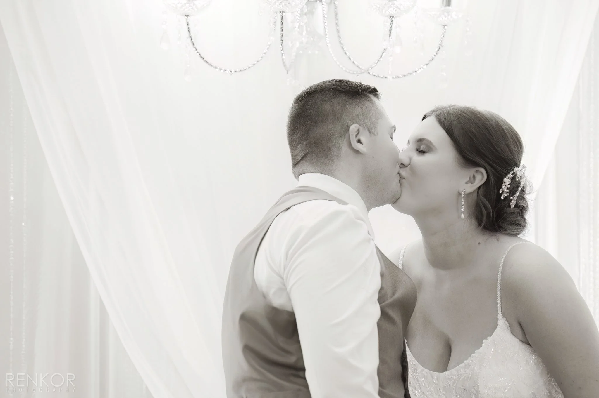 Gabi Matteo, Wedding Sneak Peek 133-DN-web.jpg