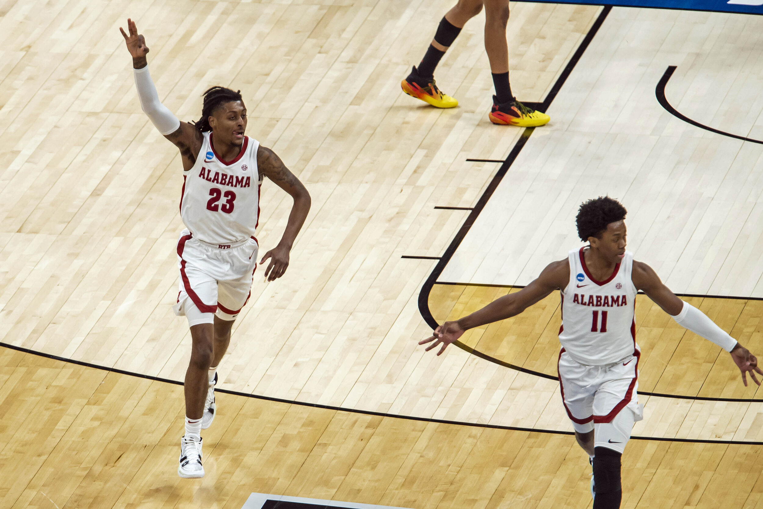 Shackelford, Alabama roll past Maryland and into Sweet 16 - The