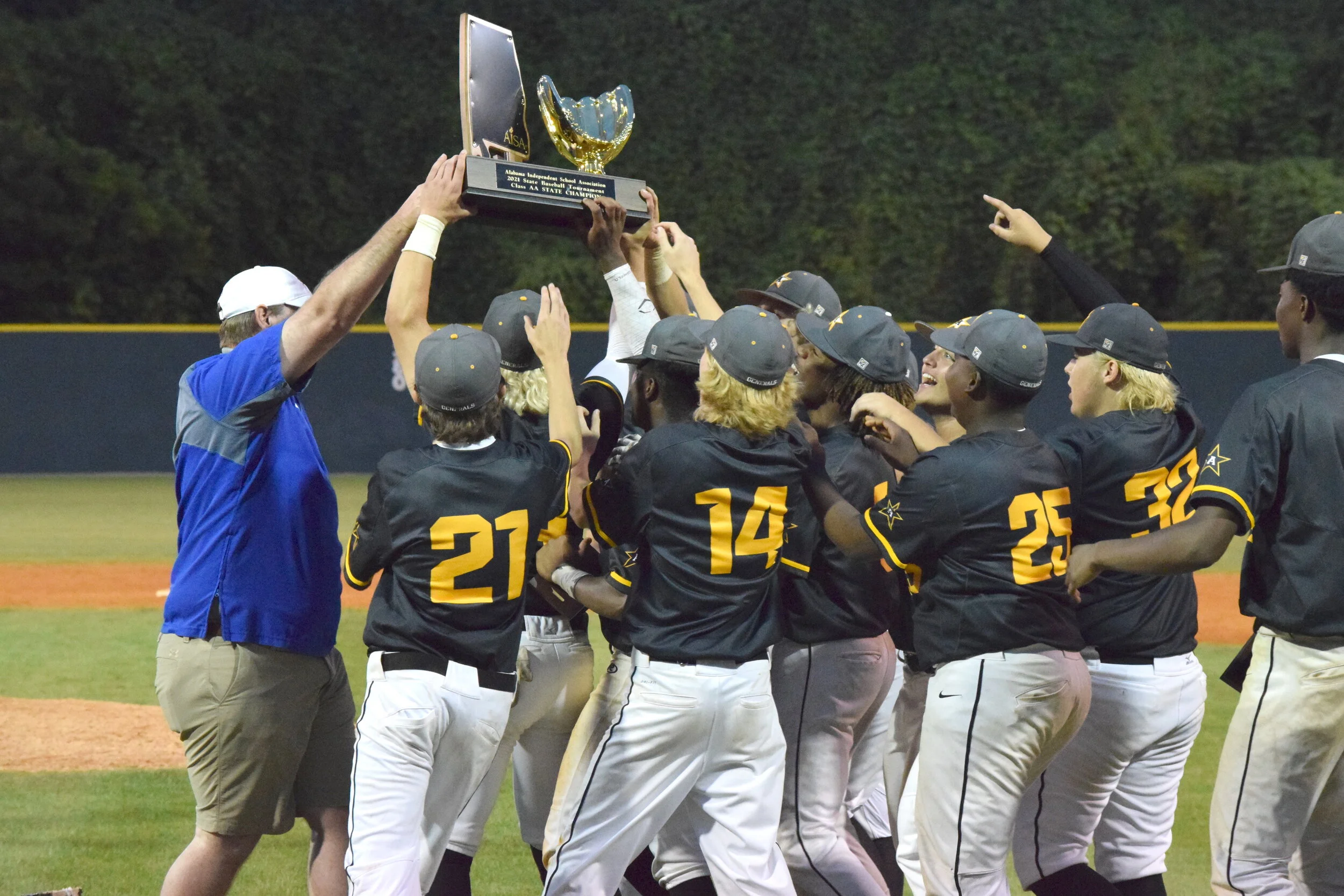 autaug 21base  trophy presentation2.JPG