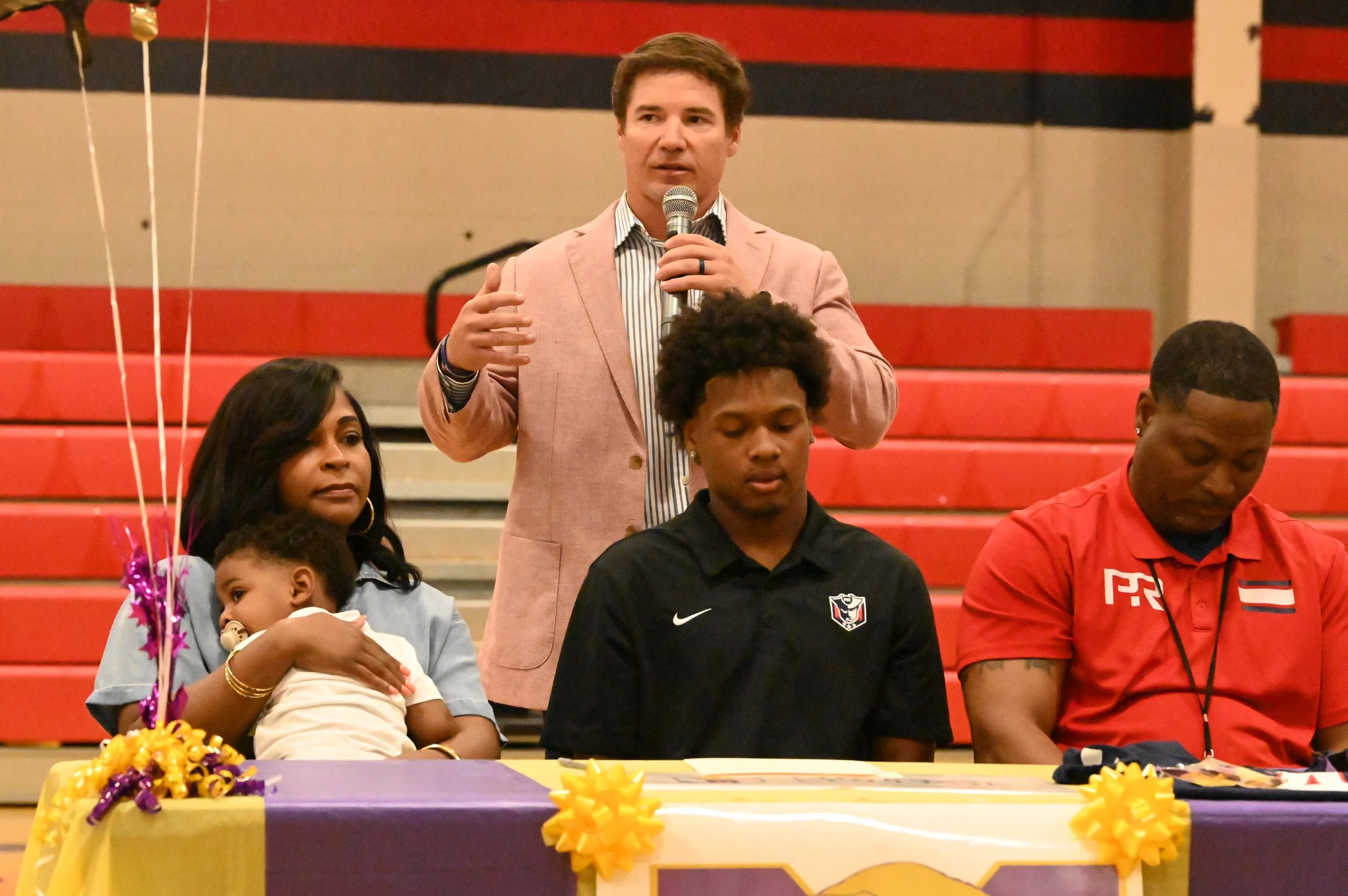 Josh Robinson signing1.JPG