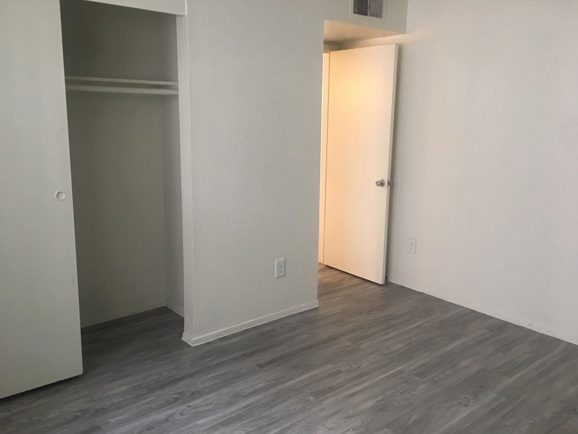 One Bedroom University Pointe