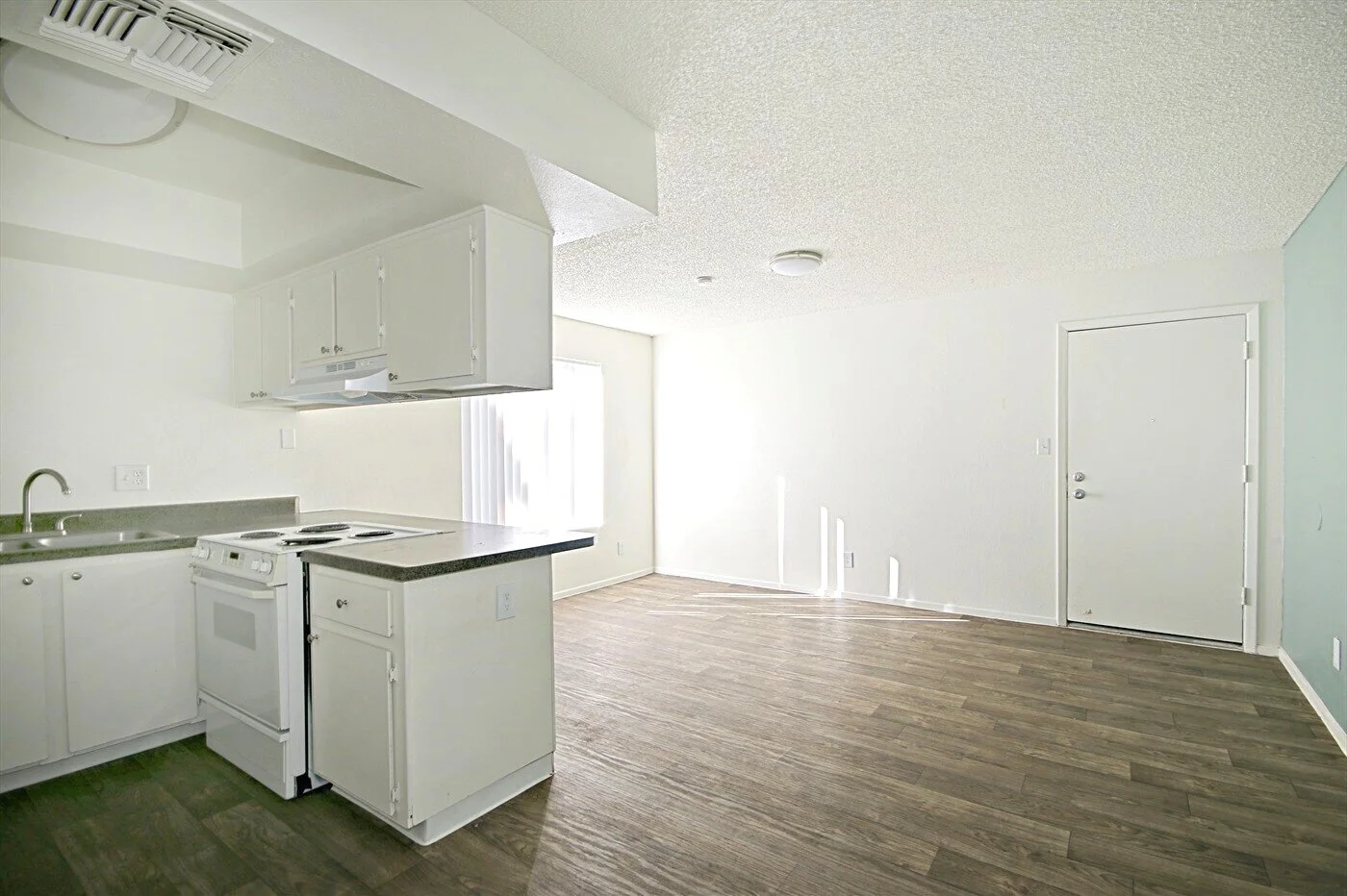 Open concept Suite 16 studio apartment