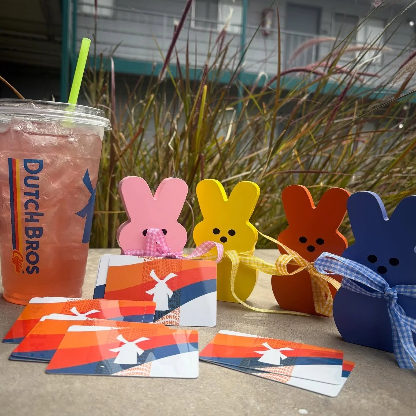 Hello and welcome to another episode of Thirsty Thursday!!!☀️☕️

Today we will be giving out $10 gift cards to @dutchbrosarizona to the first 10 people who like and comment the answer to the following question: 

Nature/Weather: The largest producers