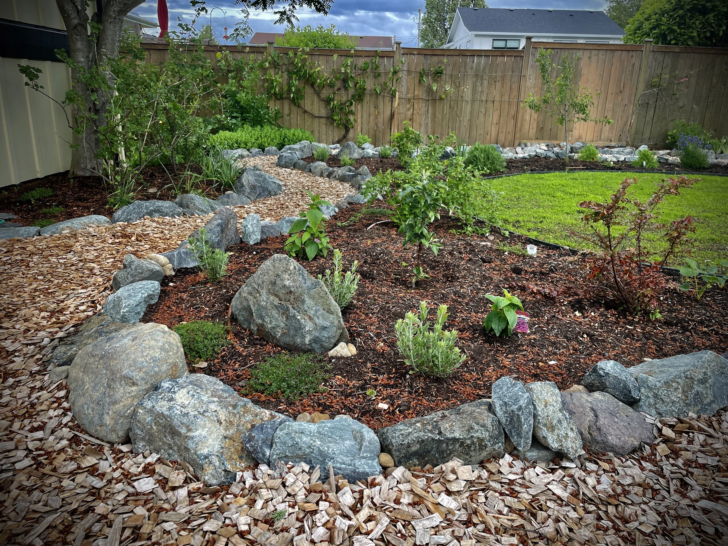 edible-landscape-stone-edging-victoria-bc.jpg