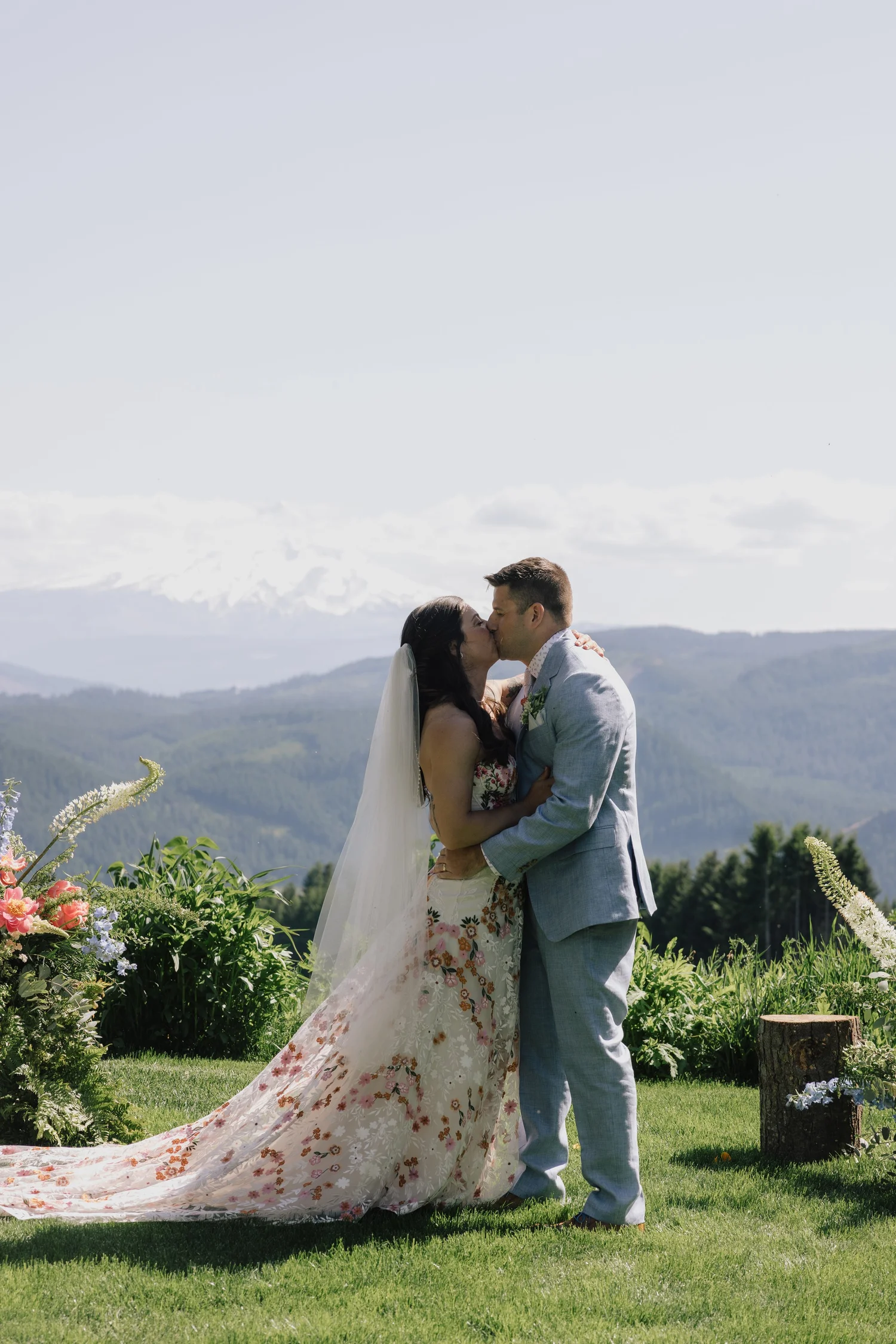 Caitlin & Zak - Gorge Crest Vineyard, Underwood WA