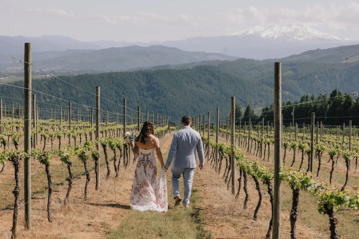 Caitlin & Zak - Gorge Crest Vineyard, Underwood WA