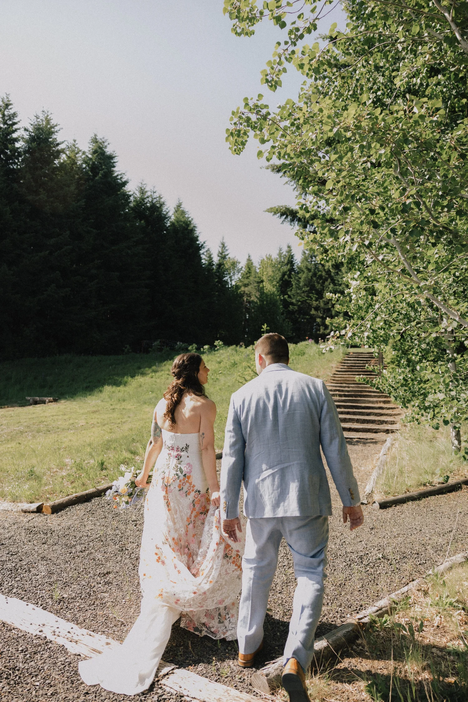 Caitlin & Zak - Gorge Crest Vineyard, Underwood WA
