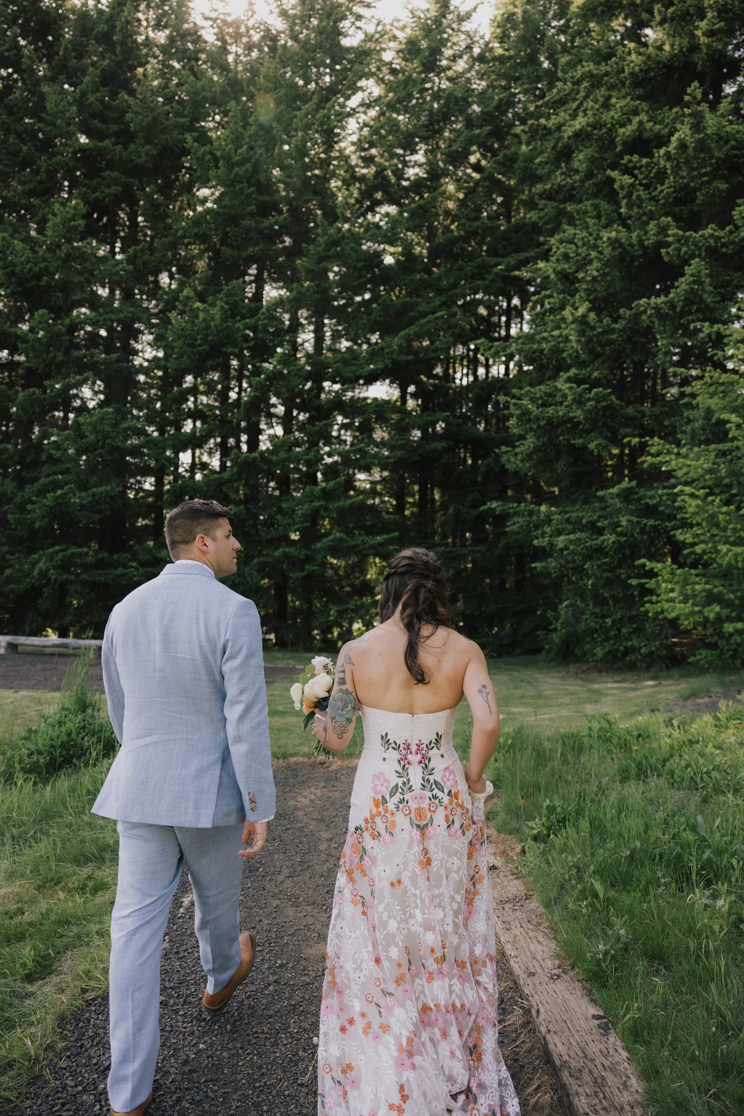 Caitlin & Zak - Gorge Crest Vineyard, Underwood WA