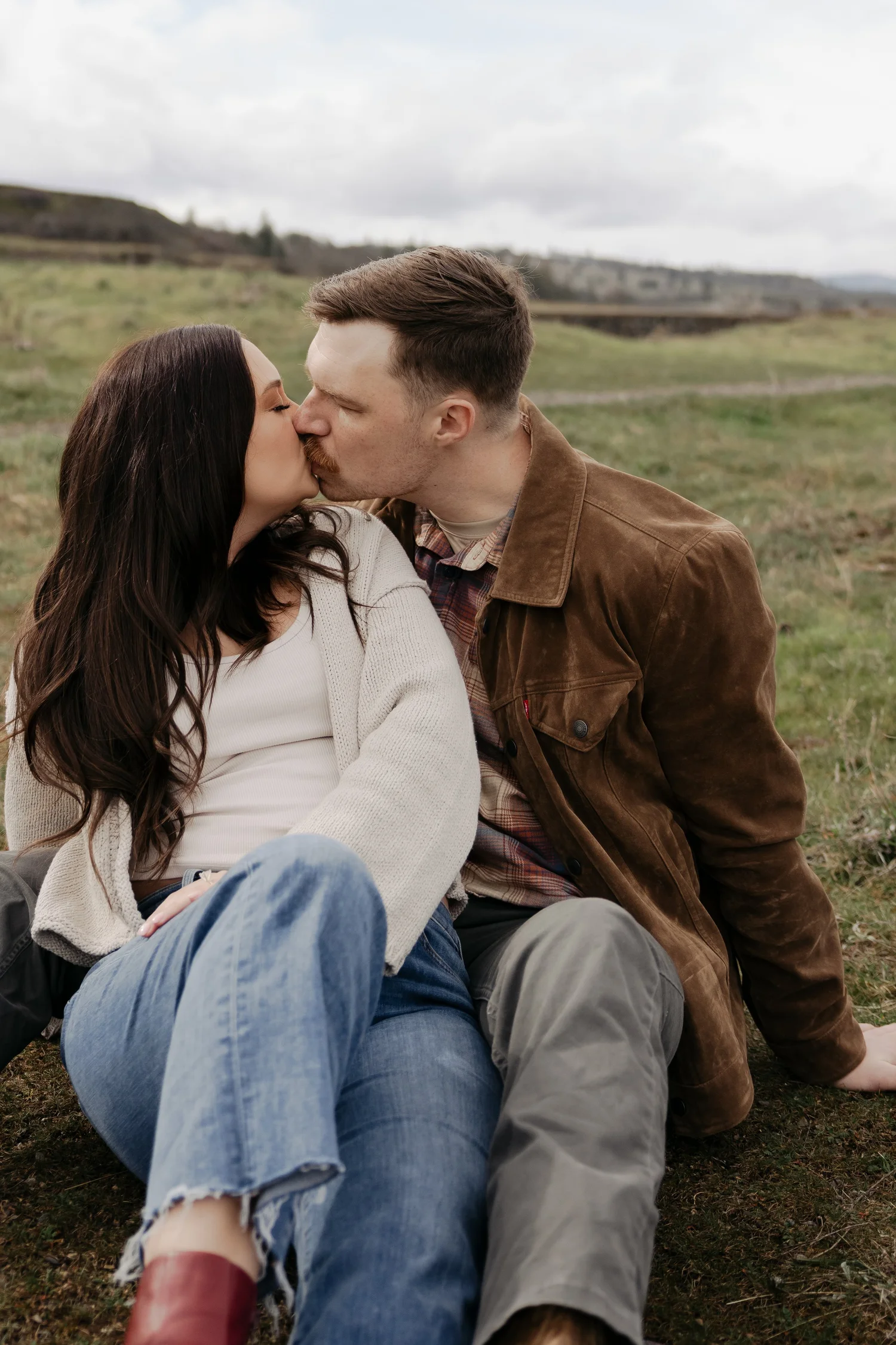 Columbia Gorge Dreamy Engagement Session
