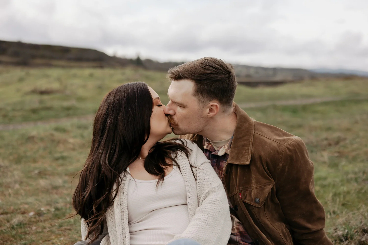 Columbia Gorge Dreamy Engagement Session