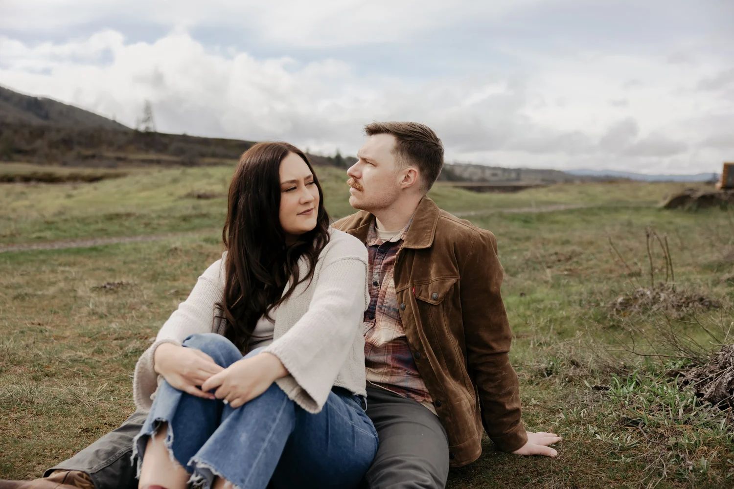 Columbia Gorge Dreamy Engagement Session