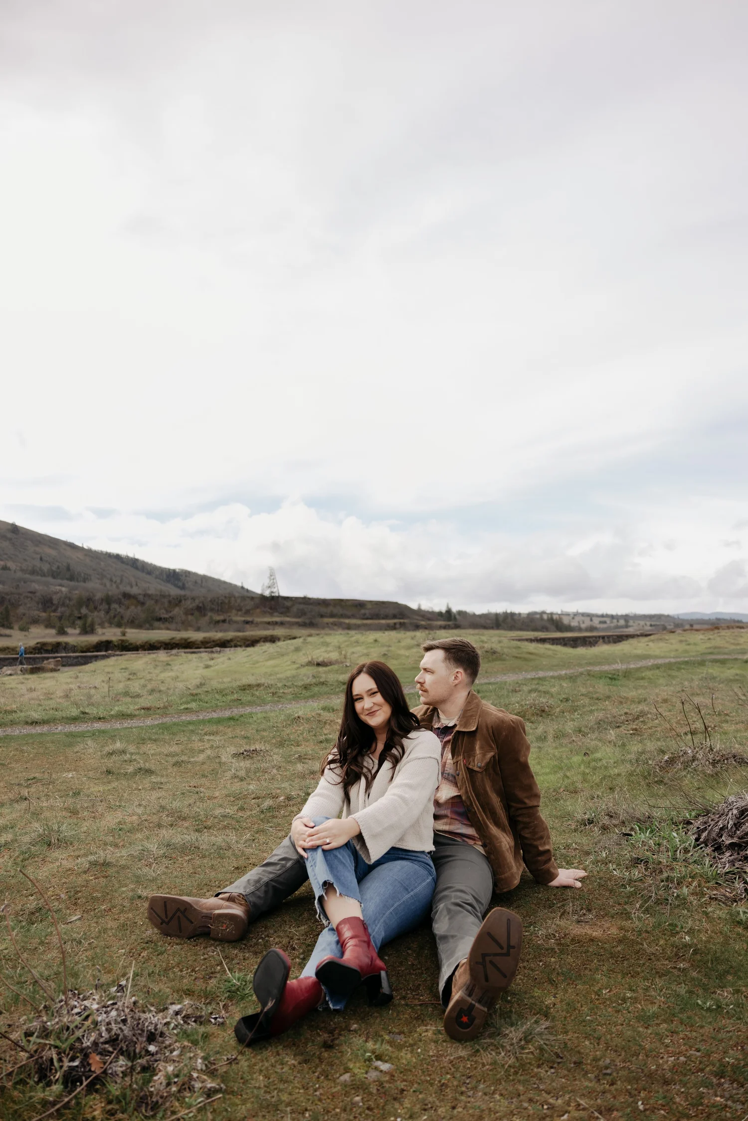 Columbia Gorge Dreamy Engagement Session