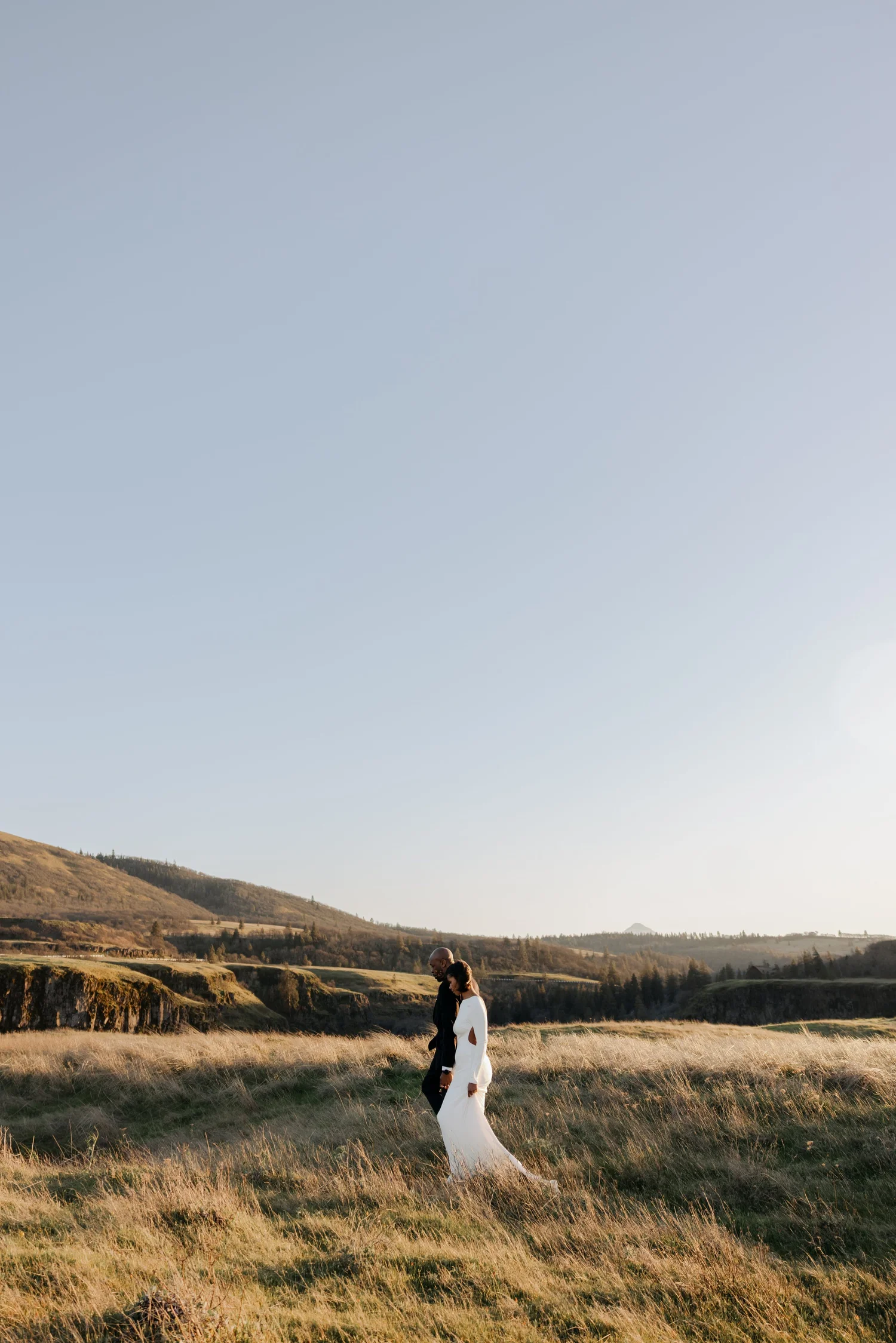 Columbia River Gorge Engagement Session at Golden Hour | Sabrina & Dennis