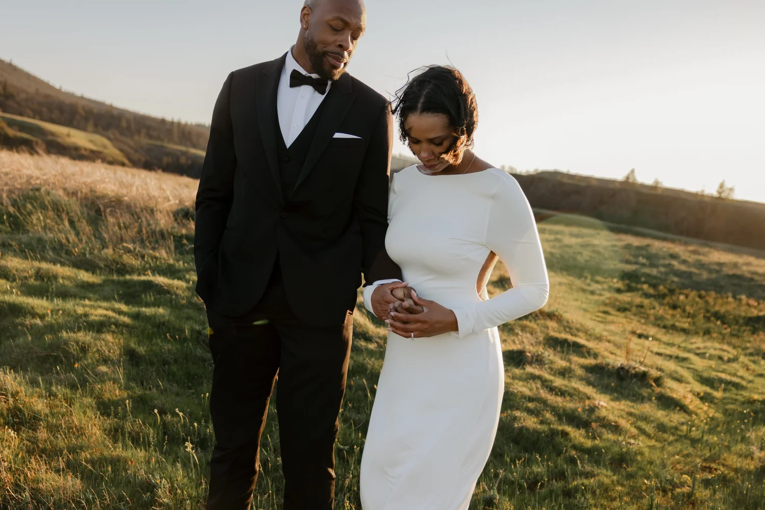 Columbia River Gorge Engagement Session at Golden Hour | Sabrina & Dennis