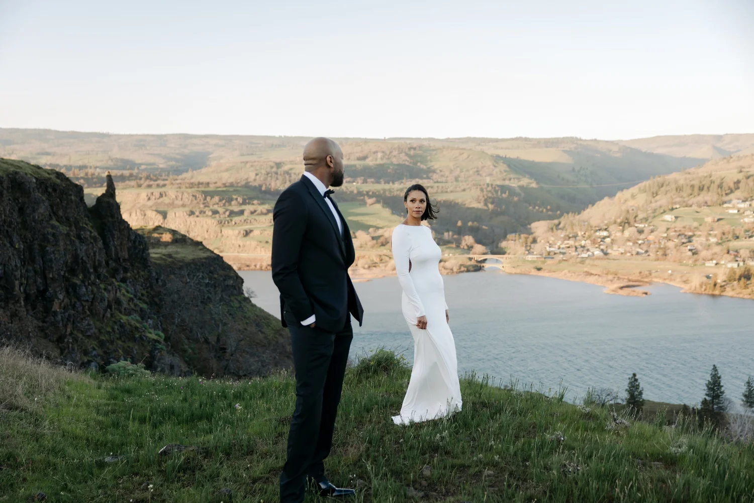 Columbia River Gorge Engagement Session at Golden Hour | Sabrina & Dennis