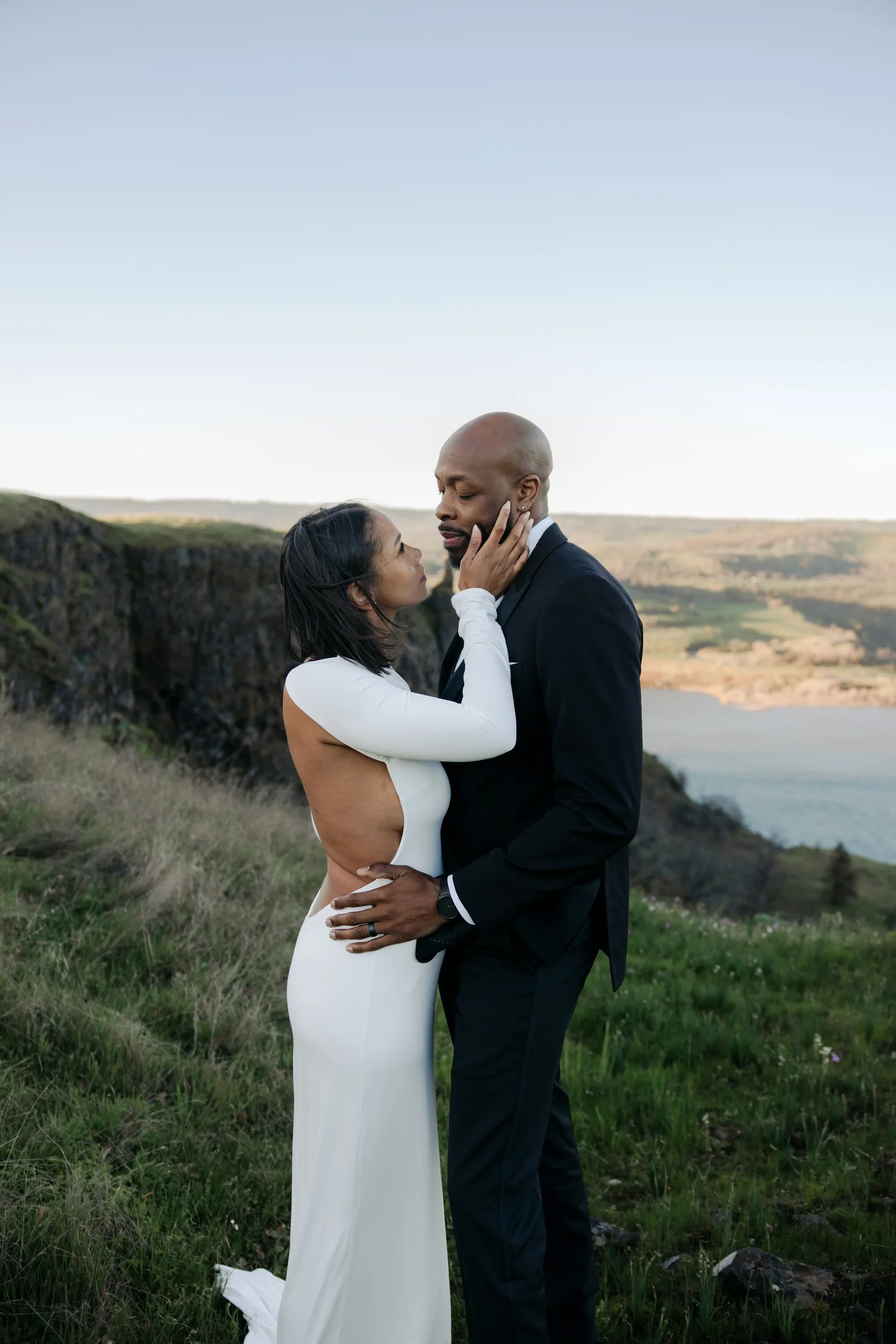 Columbia River Gorge Engagement Session at Golden Hour | Sabrina & Dennis