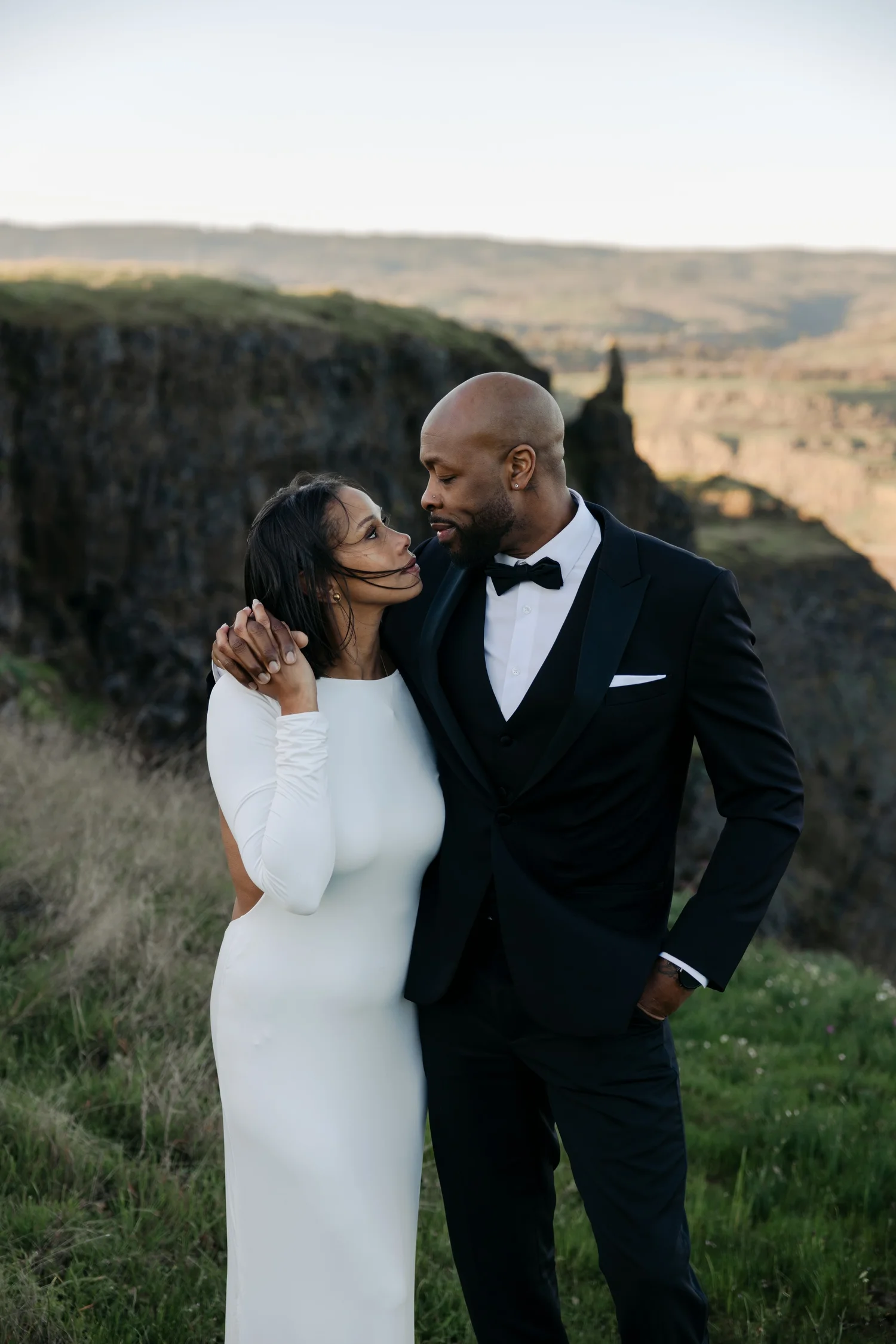 Columbia River Gorge Engagement Session at Golden Hour | Sabrina & Dennis