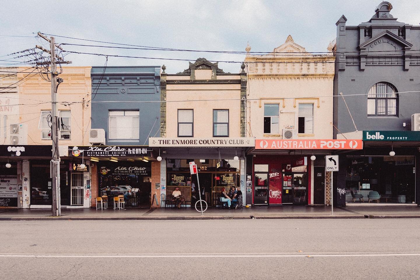 Welcoming in the weekend with some recent photos from the folk at Enmore Country Club 🥃 

For @broadsheet_syd