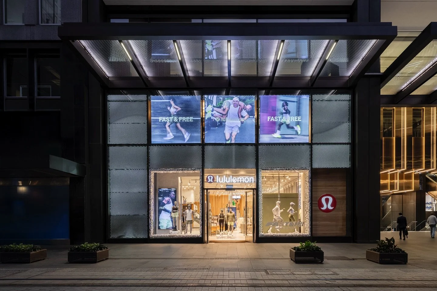 Store imagery for Lululemon 📸