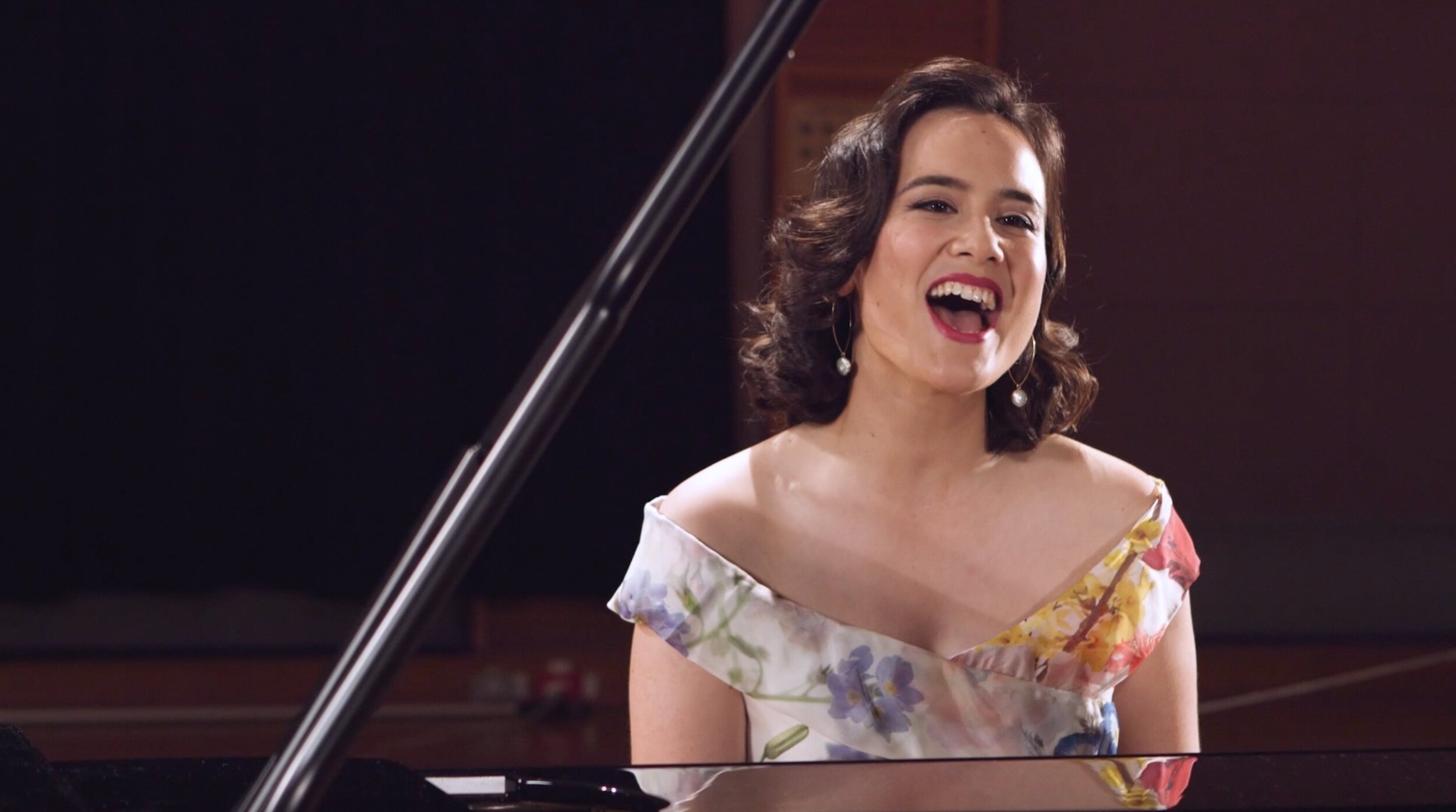 ‘Beautiful World’ Video clip