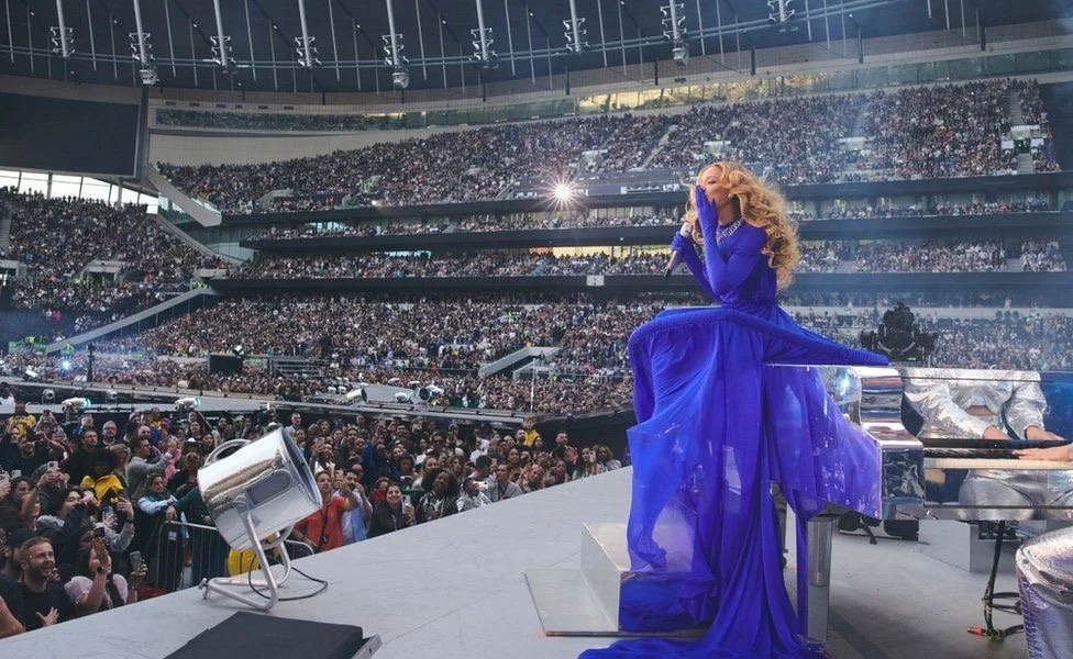 BEYONCÉ 
