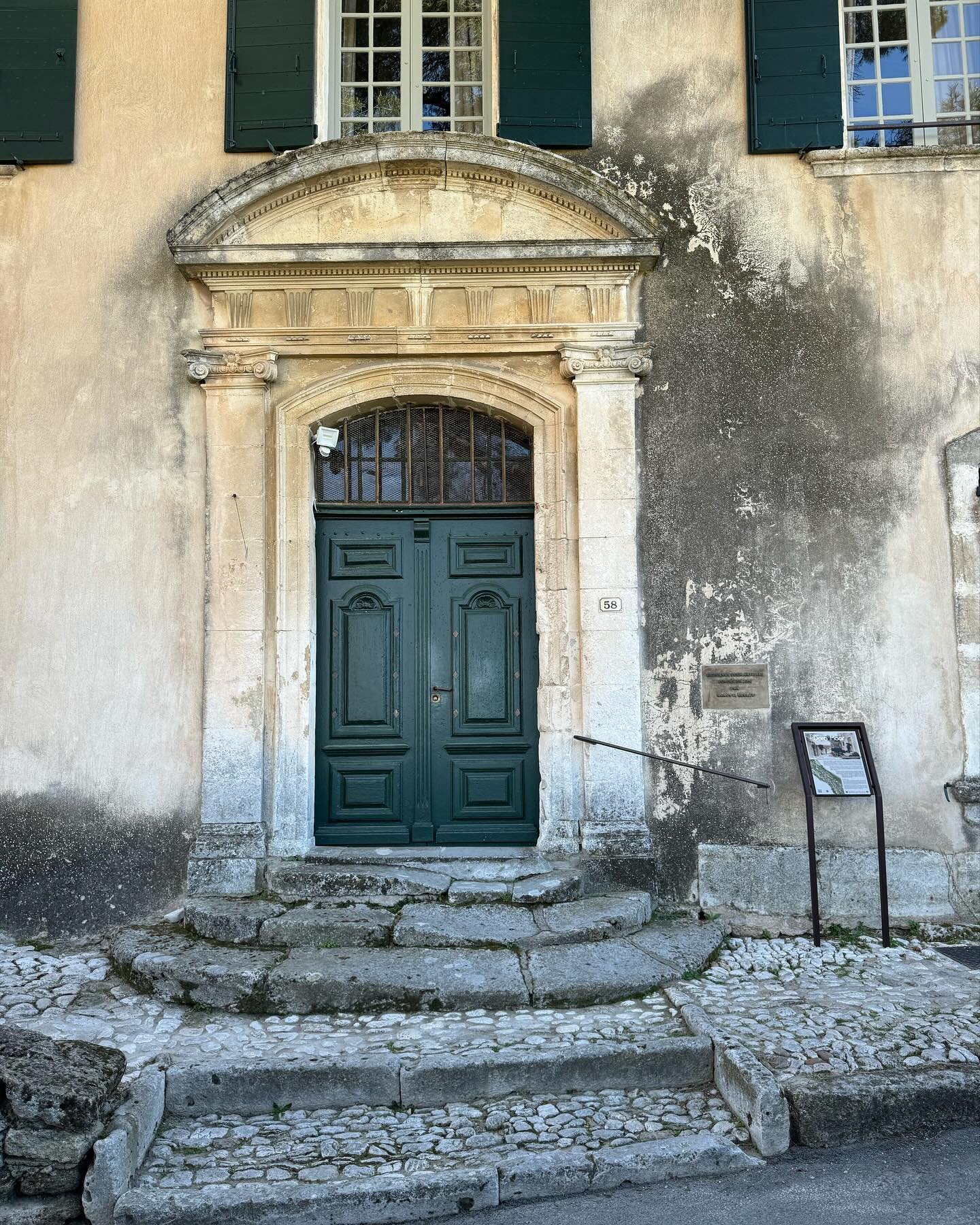 A beautiful day with our tour group in the village of Menerbes, France. Taking a moment to breath in the beauty of the red soiled landscapes and this lovely home that belonged to Dora Maar, Pablo Picasso&rsquo;s muse and lover. He painted many portra