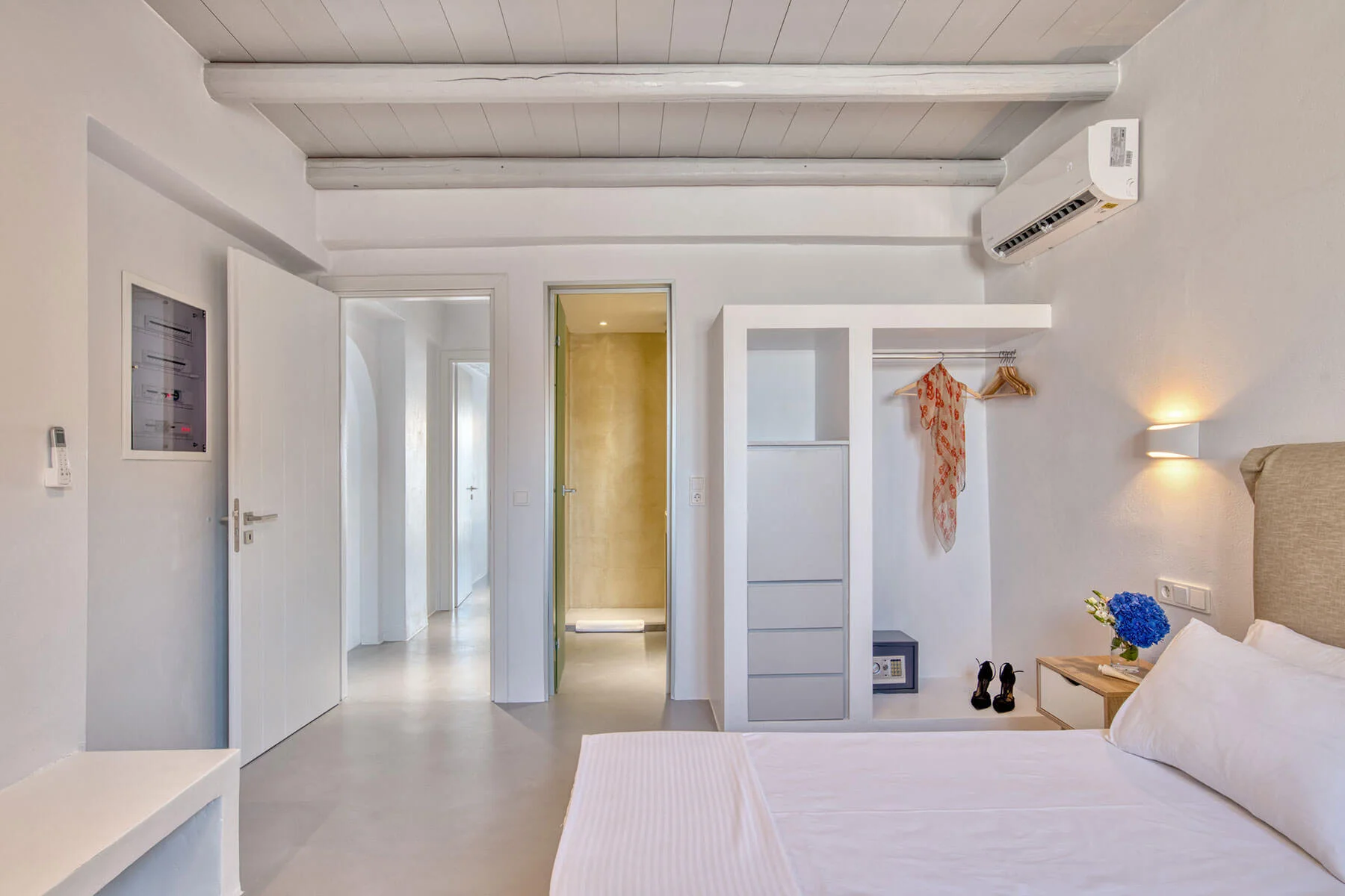 WhiteCliff_Villa03_wide07.jpg