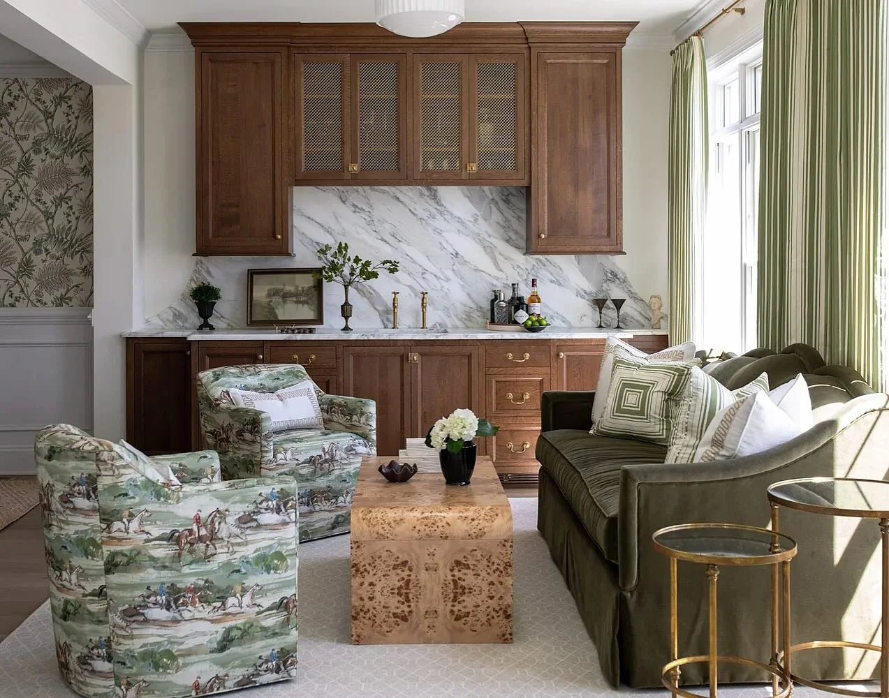 Cozy season always makes us think about this bar. An ideal place to sip your holiday cocktail 🍸🍾