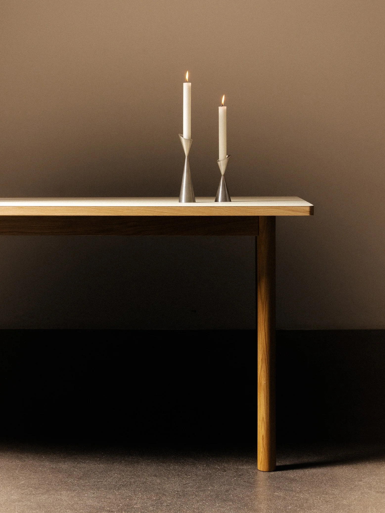 tablelabhumdakin31371 copy.jpg