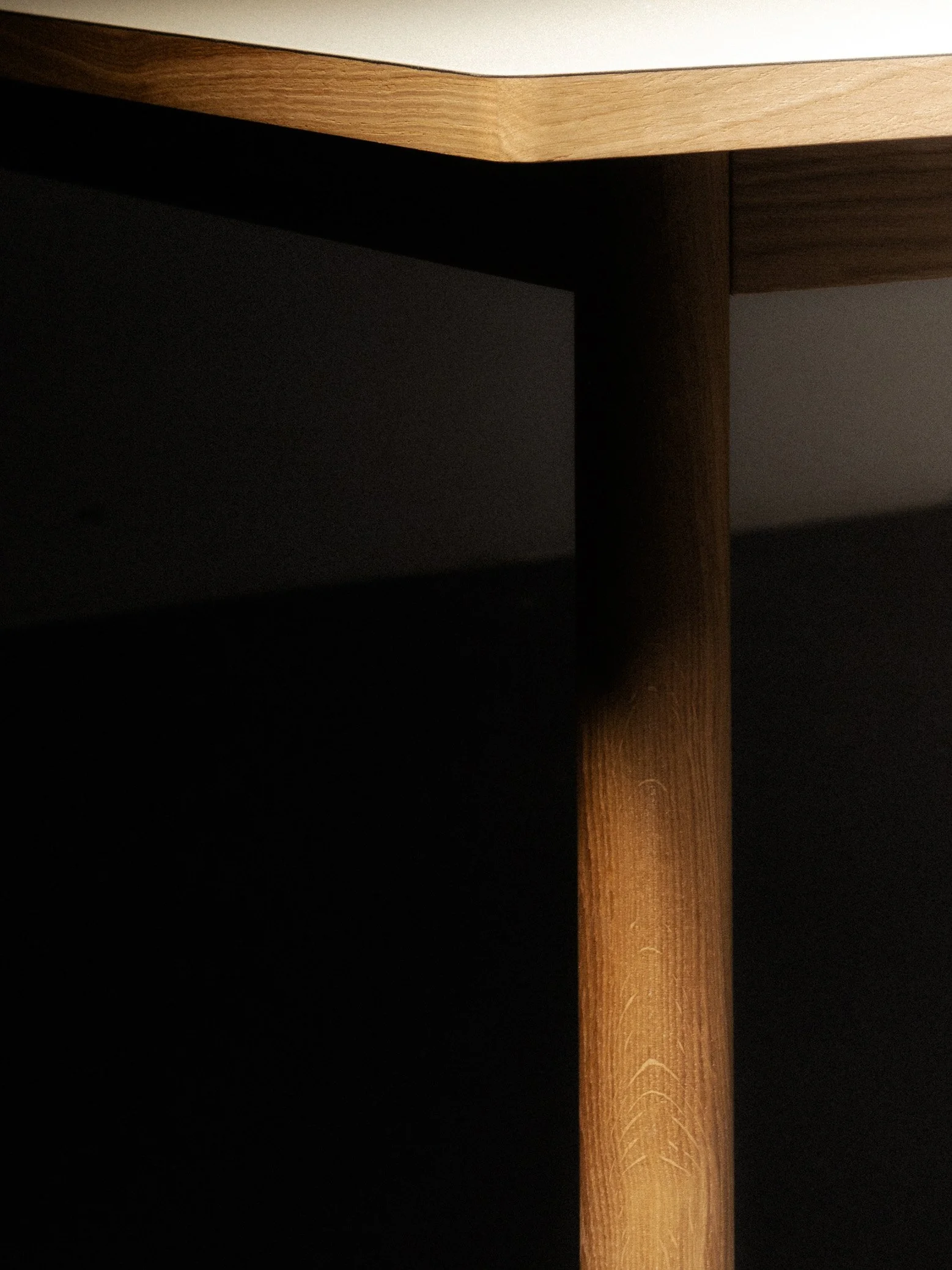 tablelabhumdakin31355 copy.jpg