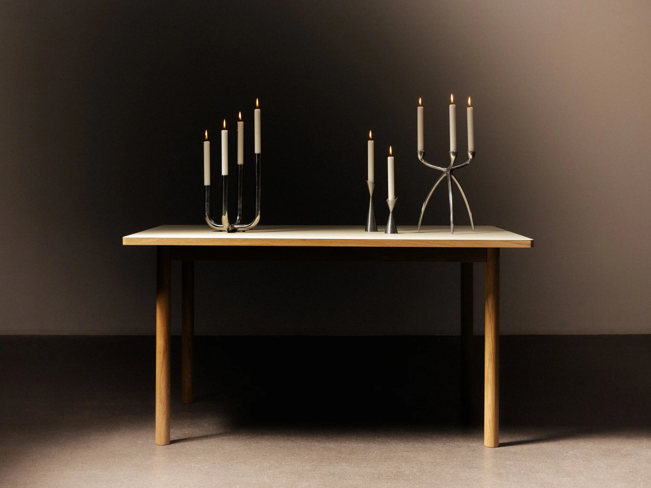 tablelabhumdakin31347 copy.jpg