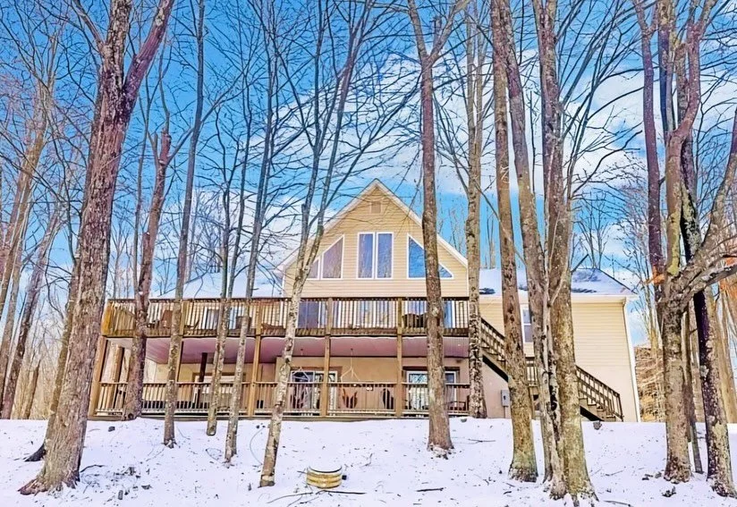 The Roaring Lion Club Live Auction - Must Be There To Bid 🥂

🏔️Big Mountain Vibes at WhiteTail Ridge 

Gather your favorite 20 people and head to Beech Mountain, NC! This 5- night stay is perfect for every season, from winter skiing to summer water