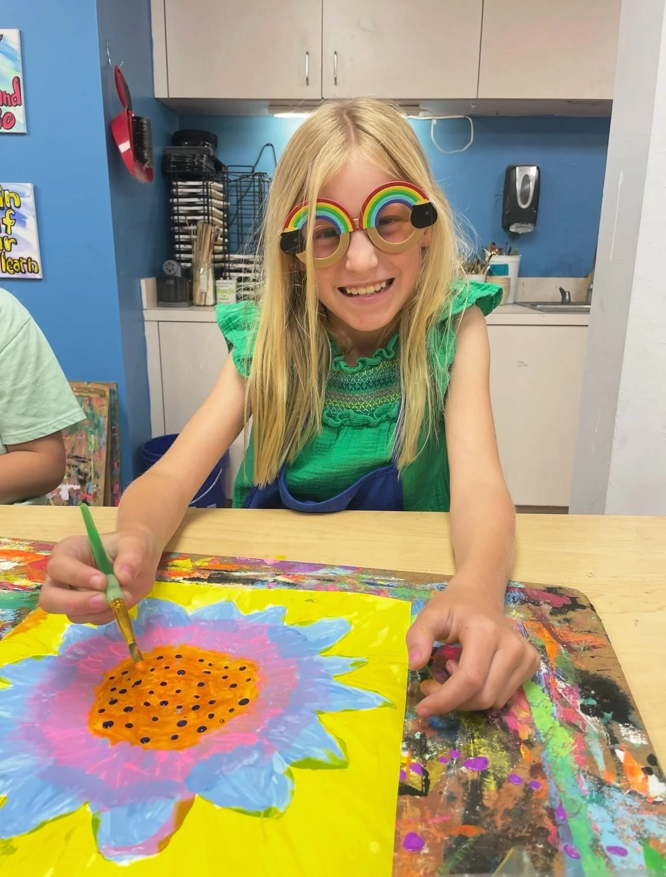 Paint Exploration With Mrs. Gauthier 🎨

Our lower school artists are all smiles practicing and exploring different paint techniques throughout the school year! 

#SMES #SMEStradition #SMESFineArts #EachChildEachDay 
#Painting