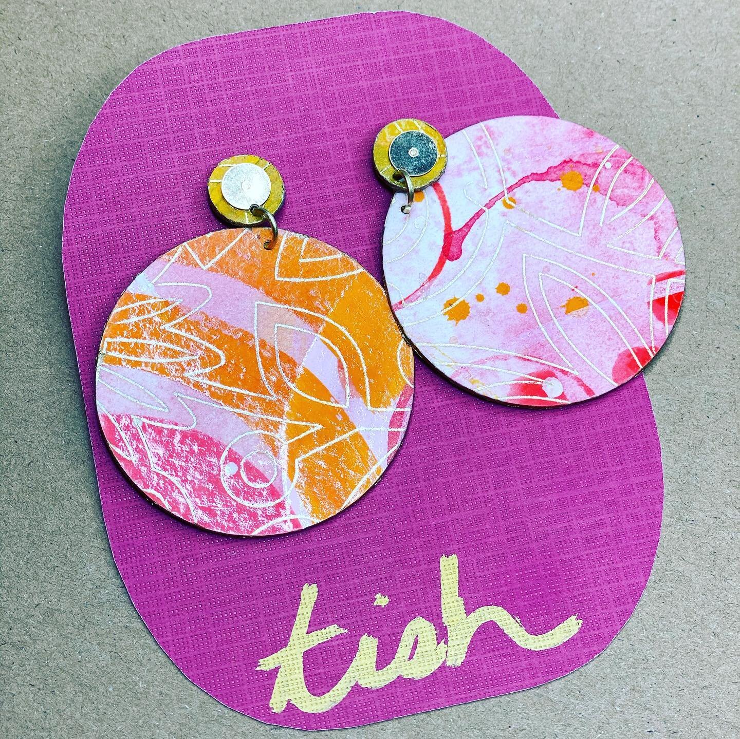 Made a few hand-painted earrings from painted paper, embossed with gold foil 🤩 Each pair is completely unique! 

I love throwing these on with jeans and a t-shirt. No need to match. Just rock that color! 

#paintedearrings #paperearrings #earrings #