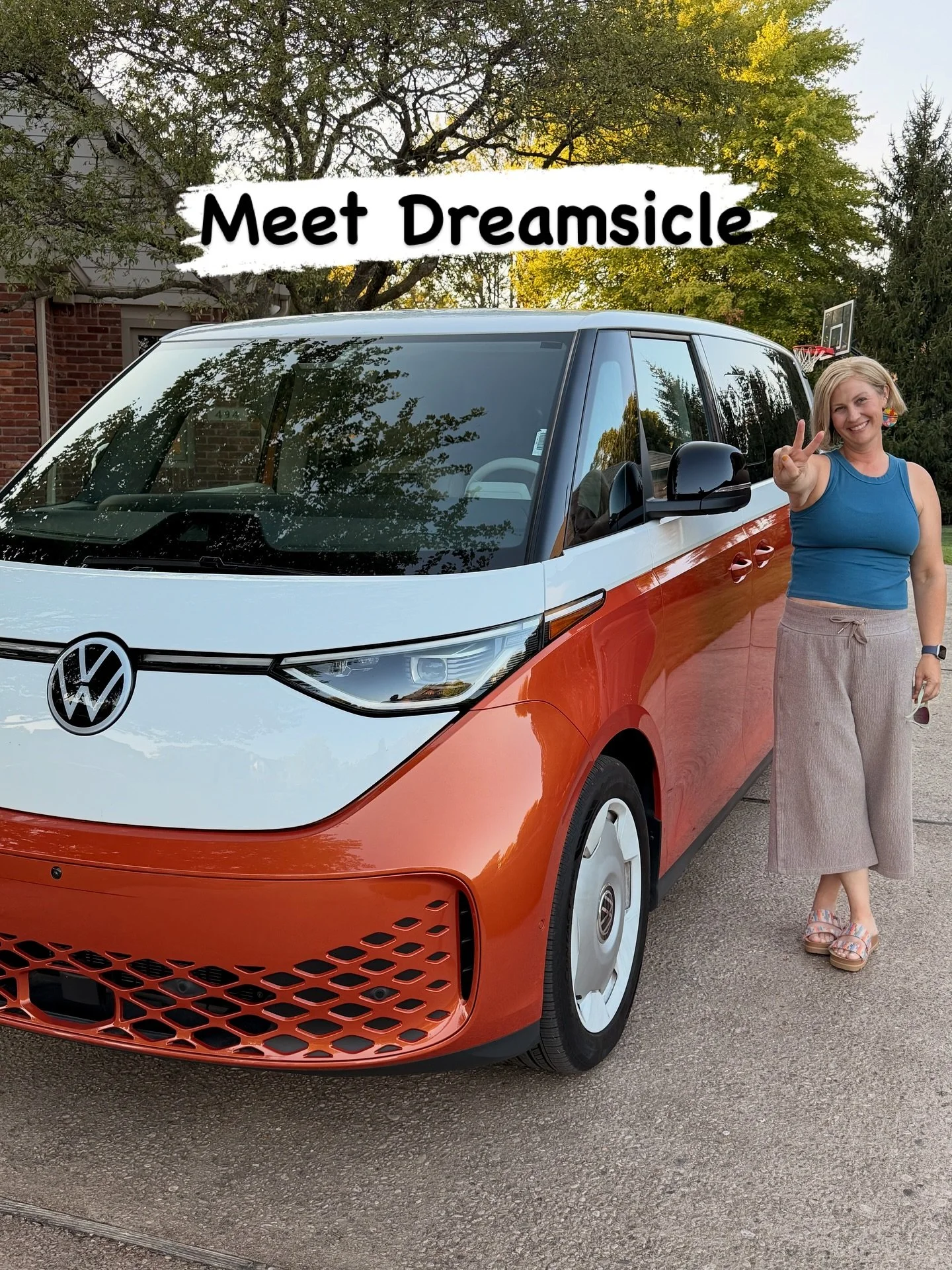 MEET DREAMSICLE 🧡🧡

I  must have a hippie heart. Since I was a kid I loved the idea of owning a VW BUS. I have an entire Pinterest board devoted to refurbished VW buses. I&rsquo;ve tried to convince my husband that restoring a vintage van was a gre