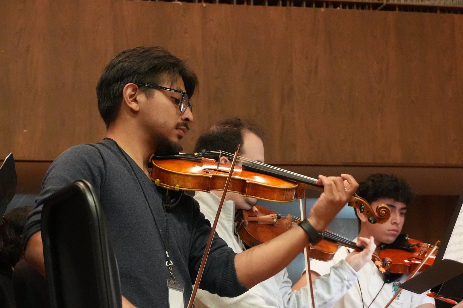 POI student violinists