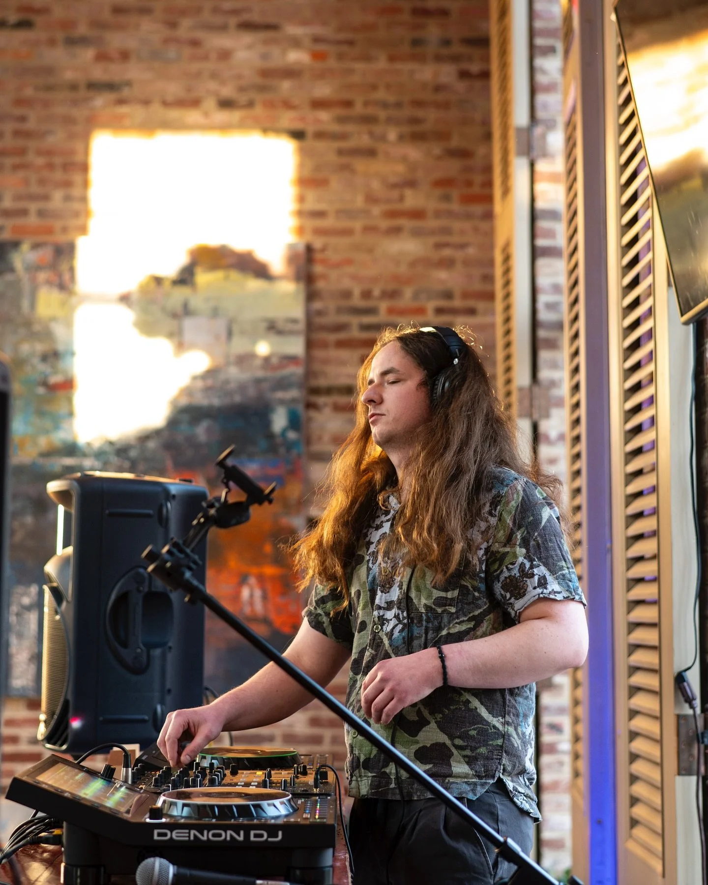 Catch me feelin it tonight @girlsgirlsgirlsburritos and celebrate a new album from @drewcharronmusic ! 
.
Gonna be a super fun show with a live set from Drew, a DJ set from the formidable @nekomata_wubwub , and a B2B from yours truly &amp; @its_suspi