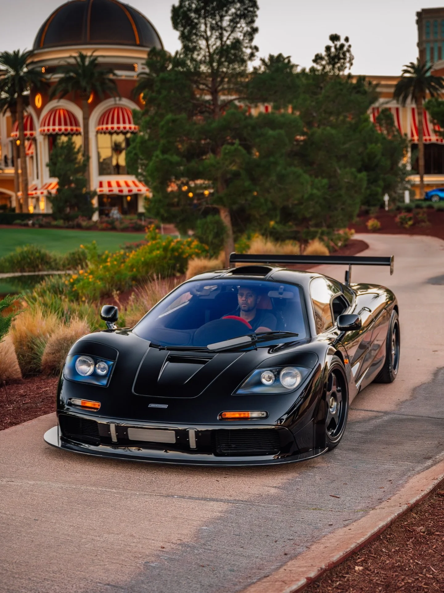 Spotting 072 HDK driving through the valley of fire was not on my bingo card for Vegas concour!
#mclaren #f1hdk #072 #lasvegasconcours