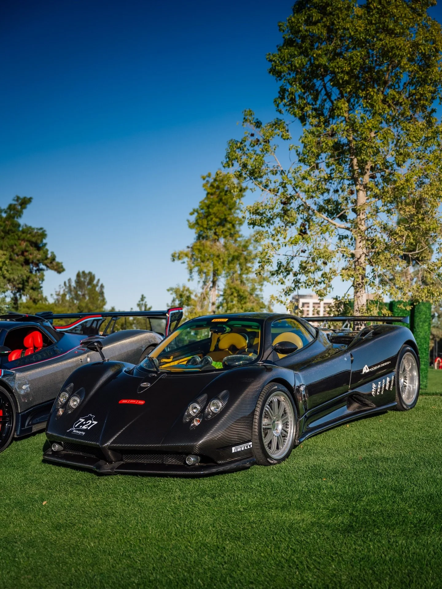 The production car Nurburgring lap record holder of 2007. Can only imagine how incredible it would be to see this Zonda flying around the green hell.
#pagani #zondaF