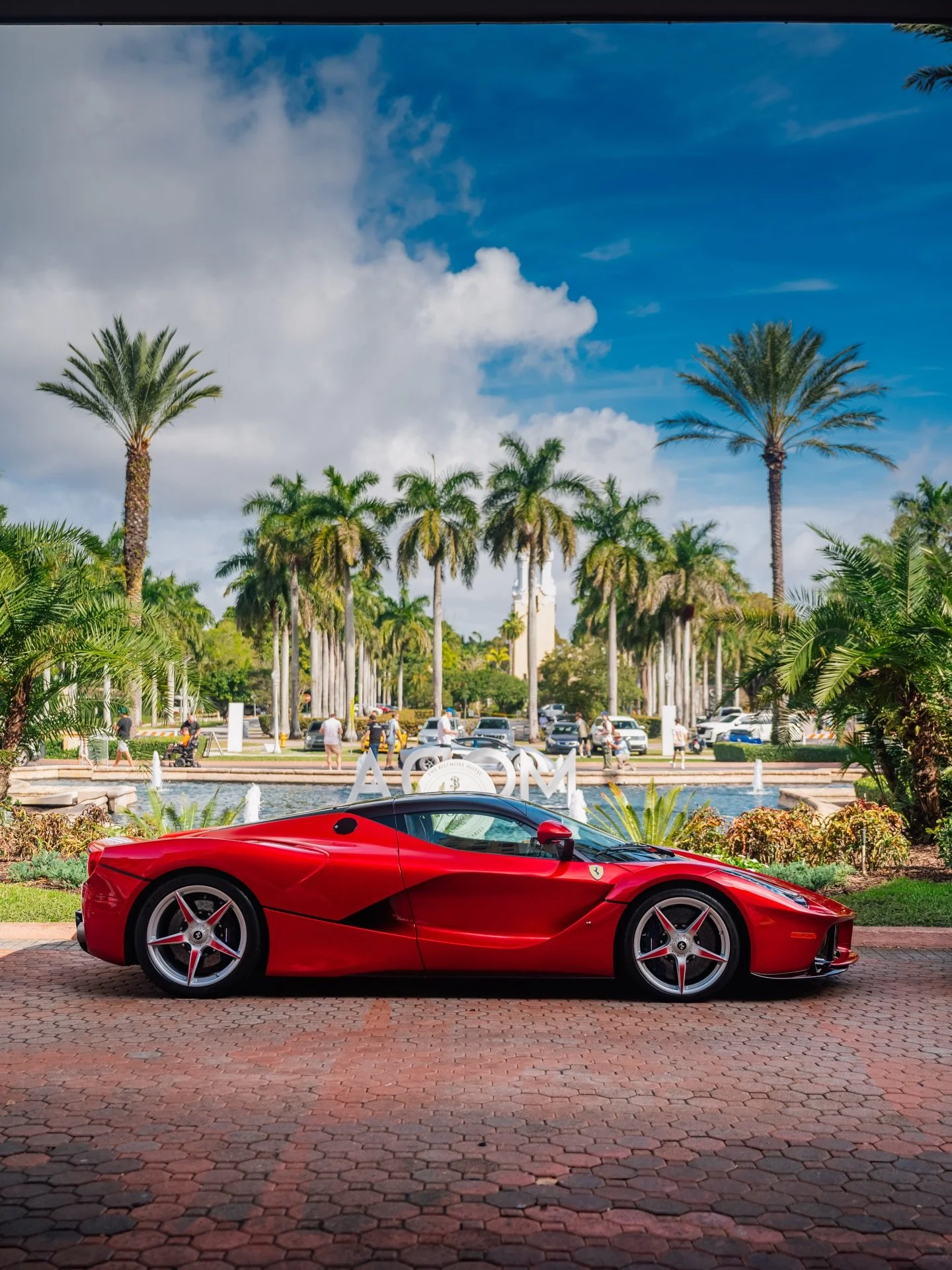 Has to be one of the best spec&rsquo;d Laferrari&rsquo;s of all time. 
#ferrari #laferrari #modamiami