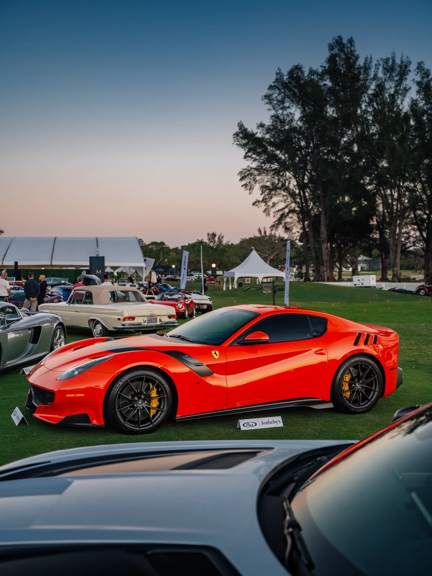 Rosso Dino. 🍊 
#ferrari #f12tdf #modamiami