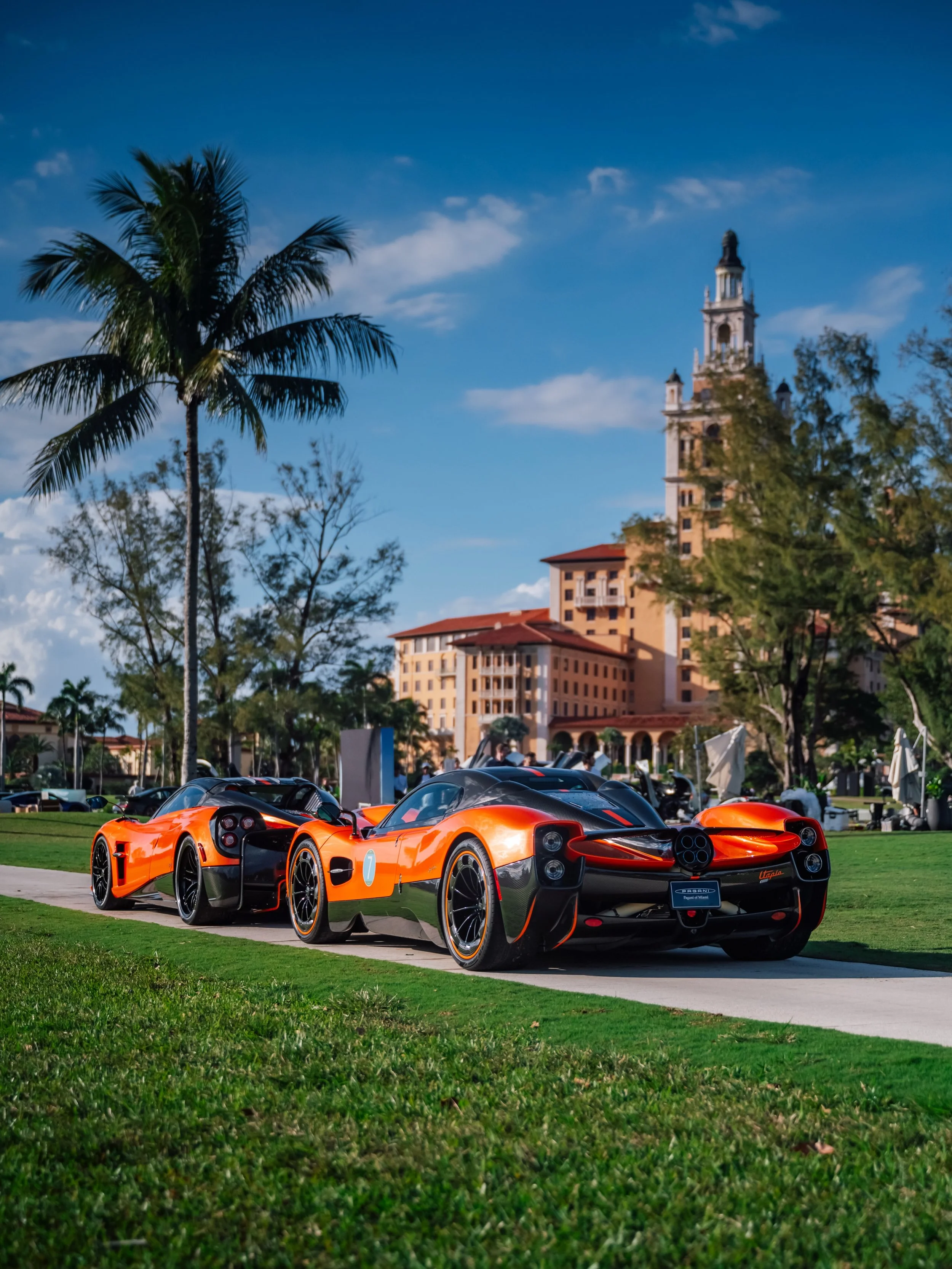 Matching art work across generations. 
#pagani #huayraroadster #utopia #modamiami