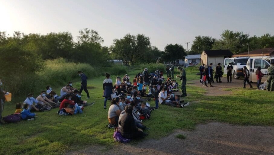 Agents Encounter a Group of 298 Migrants